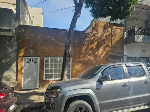 PH MONOAMBIENTE AL FRENTE CON PATIO