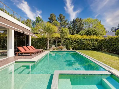 Casa 7 ambientes con 3 baños
