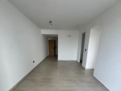 PERON 3700, Piso 2