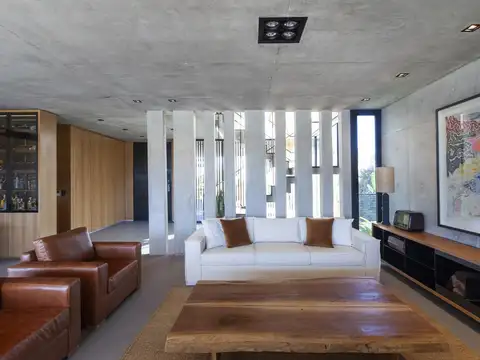 Casa en Alquiler en Albanueva, USD 16.000