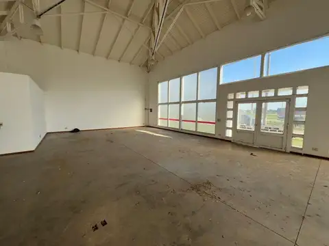 Se vende local comercial c/galpón+casa- Rufino(SF)