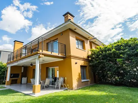 Almirante Guillermo Brown 2100