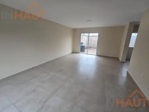Depto Tipo Casa 5 ambientes con 2 baños