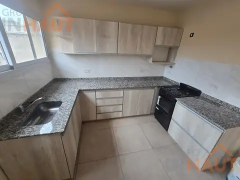 Depto Tipo Casa en Venta con 2 cocheras