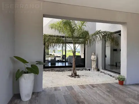 JBI. Alquiler Casa 4 ambientes al agua  en Náutico Canal, Dique Luján, Villanueva, Tigre,