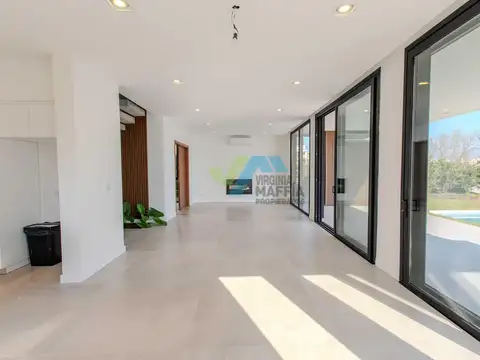 Casa 5 ambientes con 5 baños
