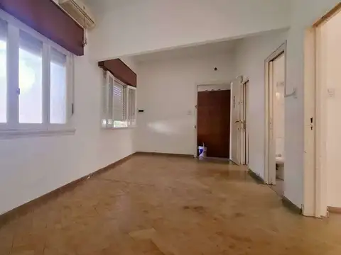 Depto Tipo Casa en Alquiler en Parque Chacabuco, $ 950.000