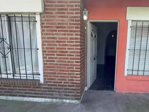 Ficha 781, Casa Glew, 3 dor, coc,com,baño,garage,