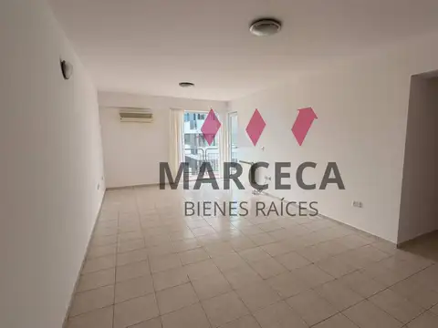 Departamento en Alquiler en Área Centro Oeste, $ 2.700.000
