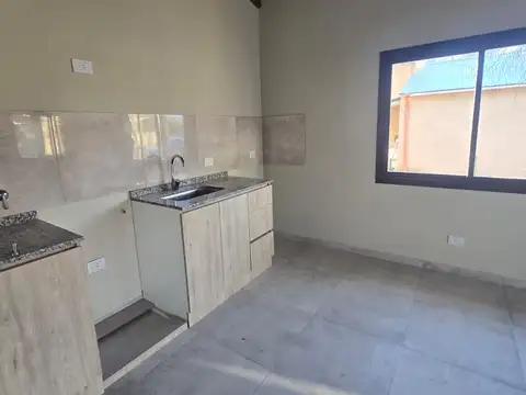 Casa 3 ambientes con 1 baño