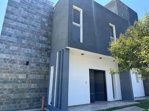 ALQUILER DUPLEX EN SAN IGNACIO VILLAGE 3 DORMITORIOS