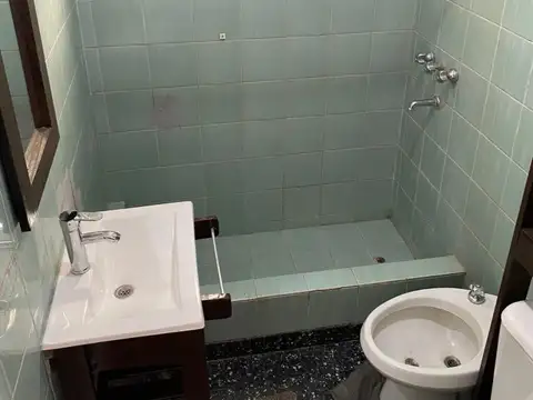 Casa en Alquiler con 1 cochera