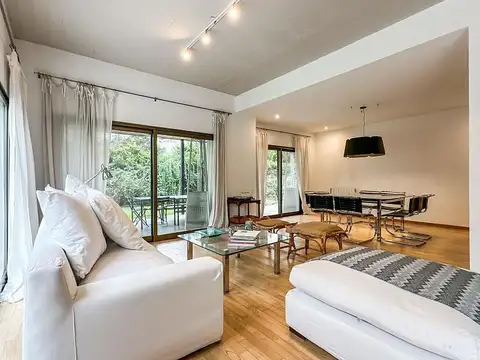 EXCELENTE CASA EN VENTA EN CLUB NEWMAN  MODERNA Y CANCHERA IMPECABLE