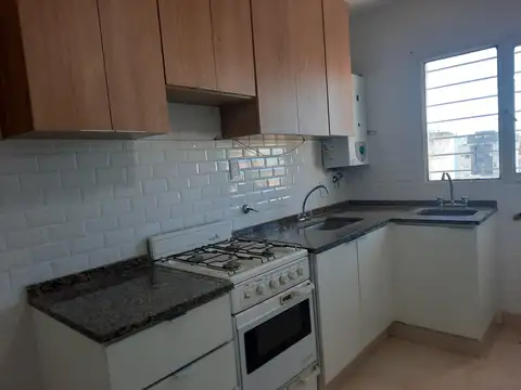 Departamento 5 ambientes con 1 baño