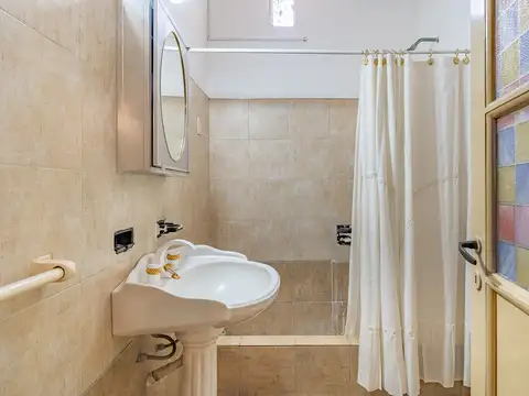 CASA EN VENTA EN BARRIO BELGRANO DOS DORMITORIOS