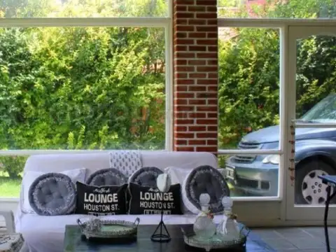 Casa 6 ambientes con 4 baños