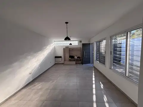 Depto Tipo Casa 2 ambientes con 1 baño