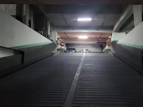 VENTA COCHERA PARA DOS AUTOS EN BELGRANO