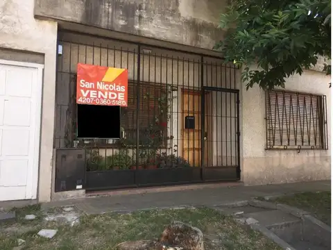 Casa de 3 ambientes con garaje en muy buen estado - lote de