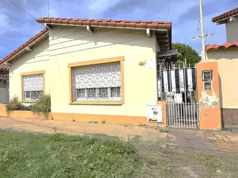 PH 3 ambientes/Patio. Apto Crédito Venta. Banfield