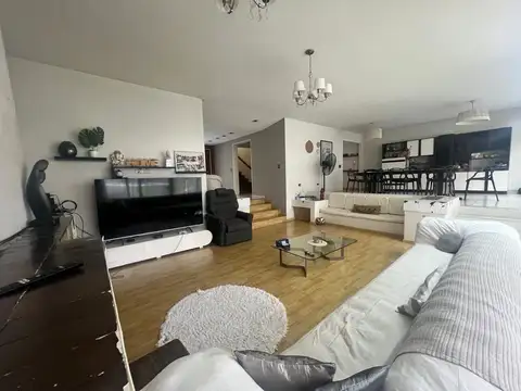 Casa 800m² | Pileta | Quincho | 4 Cocheras  | Banfield Oeste