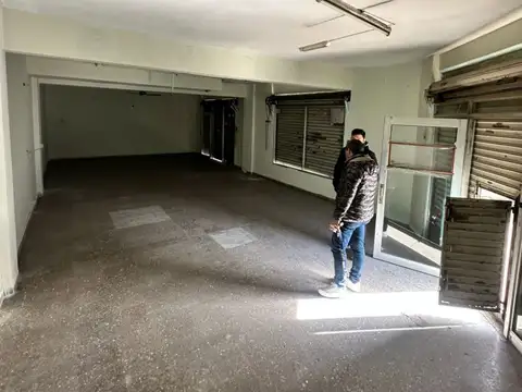Local en Alquiler en Gregorio de Laferrere, $ 750.000