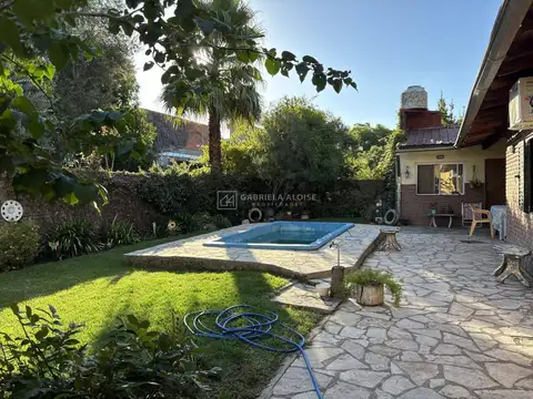 Venta de casa PH  6 ambientes apta 2 familias con jardín y piscina, Villa Bosch