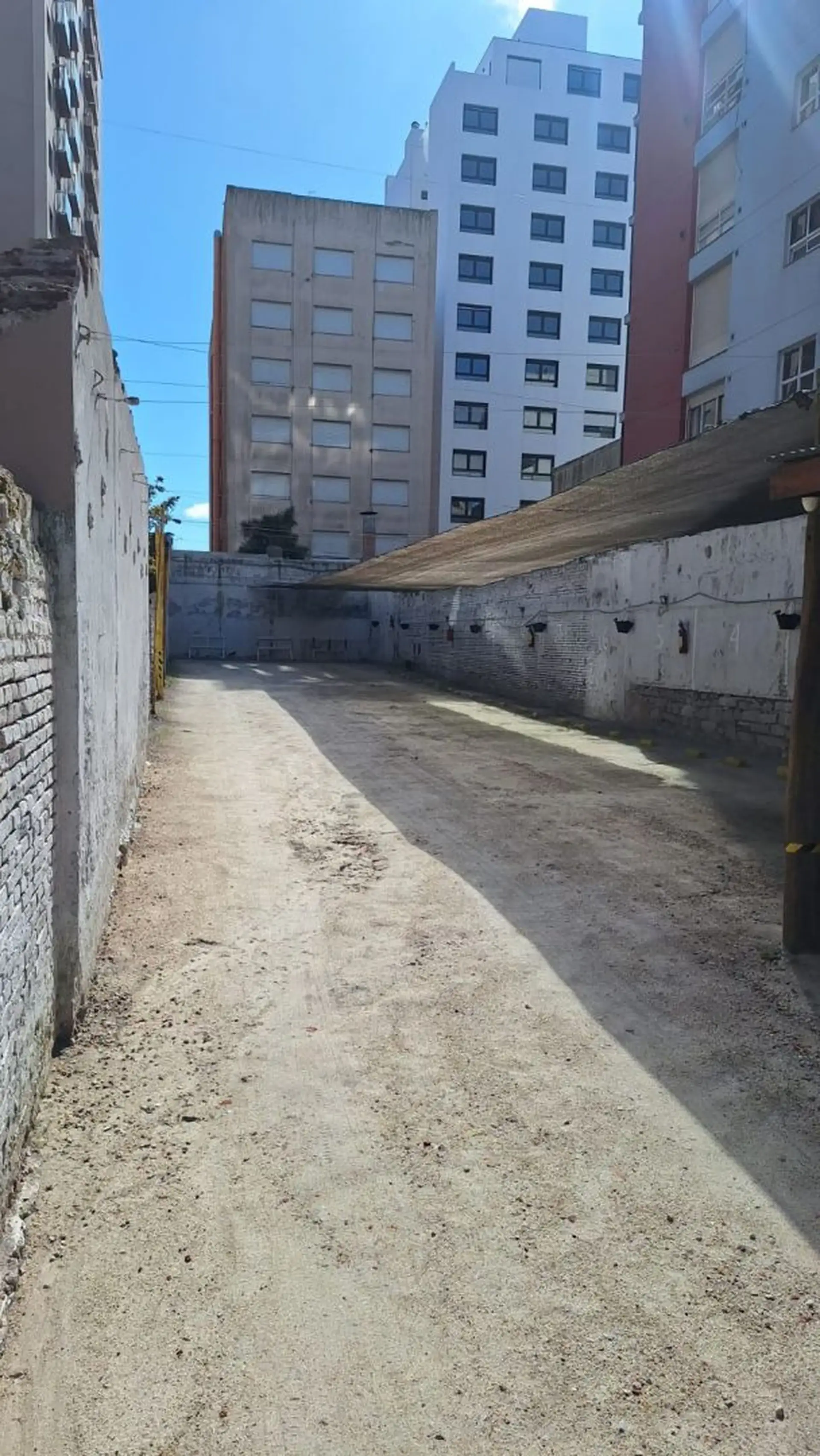 Terreno - Venta - La Perla, 371m² sobre Balcarce