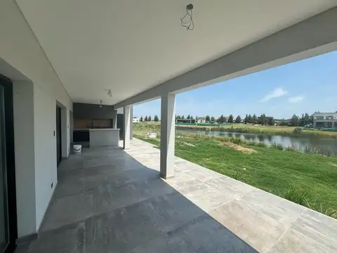 Casa en Venta en El Naudir, USD 370.000