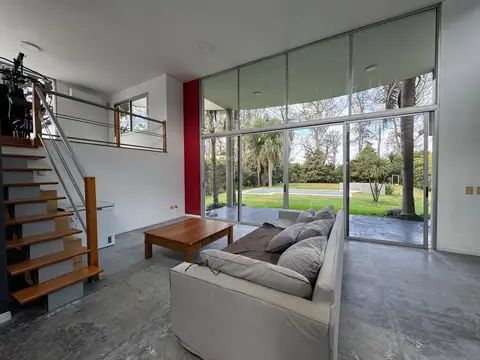 Casa en Venta con 5 cocheras