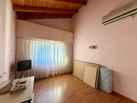 CASA  APTA CREDITO EN SAAVEDRA 1021