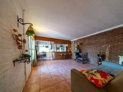 CASA DE PASILLO VENTA ZONA NORTE 2 DORM Y PATIO