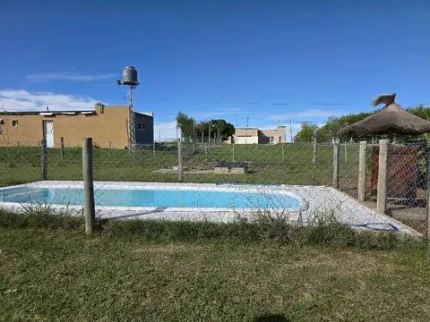Vendo Cabaña Con Pileta en Concepción del Uruguay, Entre Ríos.