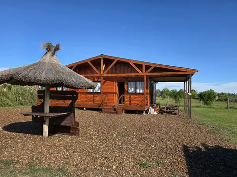Vendo Cabaña Con Pileta en Concepción del Uruguay, Entre Ríos.