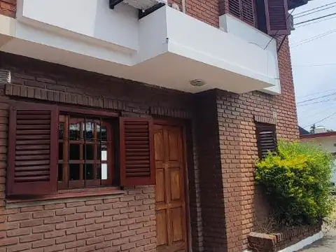 RETASADO  Dúplex 3 amb. con cochera!