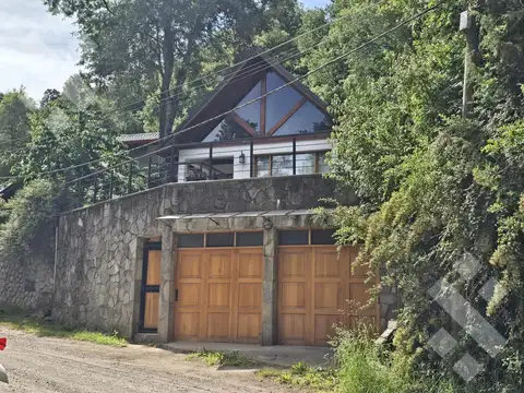 VENTA CASA  PH 4 DORMITORIOS, QUINCHO Y COCHERA CUBIERTA - CASCO CENTRICO - SAN MARTIN DE LOS ANDES