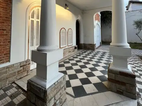 Casa en Alquiler en Villa Urquiza, USD 2.500