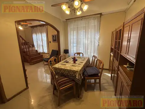 Depto Tipo Casa en Venta en Almagro, USD 240.000