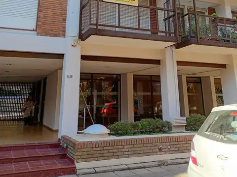 Acassuso. Lindo Depto 4 Amb, con 2 Baños, Cocina Comedor. Cochera Cub y Baulera