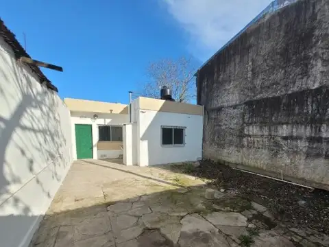 PH tipo CASA al frente con ingreso propio, excelente estado!