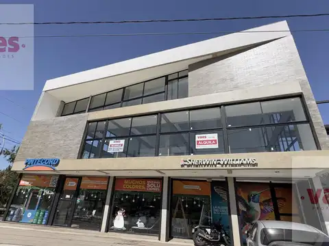 ALQUILER – Oficina de 224 m² con cocheras en esquina estratégica de Valle Escondido