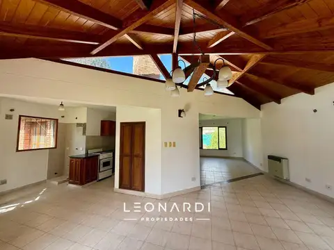 Casa 4 ambientes con 1 baño
