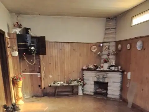 SAN ANDRE, BARRIO PARQUE , CHALET MUY BUEN LOTE, ZONA APTA PARA PH