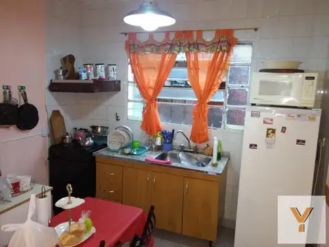 Depto Tipo Casa 4 ambientes con 2 baños