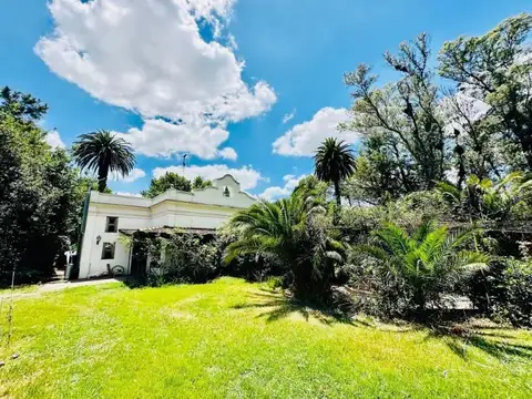 Venta Casco de Estancia de 8 Hectareas en Lobos