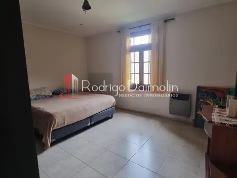 VENDO. Casa Semicéntrica. Concordia, ER.-