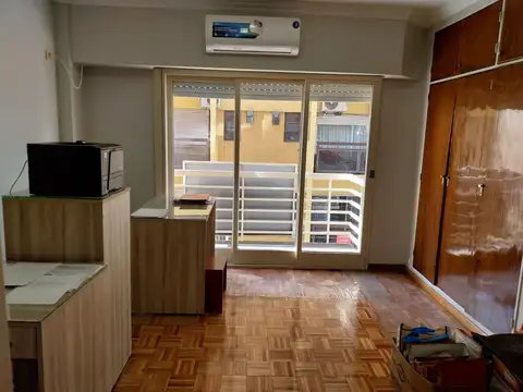 Departamento de 3 ambientes 51 mts  al frente con balcon luminoso