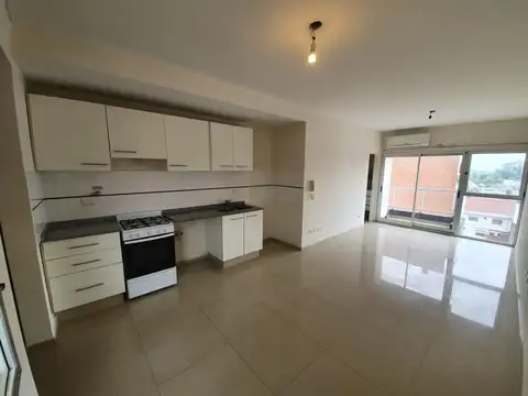 Departamento en Alquiler en Lanus Este, $ 450.000