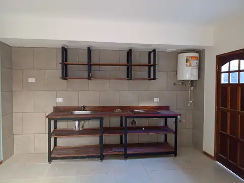 Alquiler Ph de 3 ambientes con patio, nuevo. Todo eléctrico .Mataderos