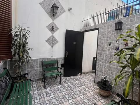 Moron 4000, Piso PB